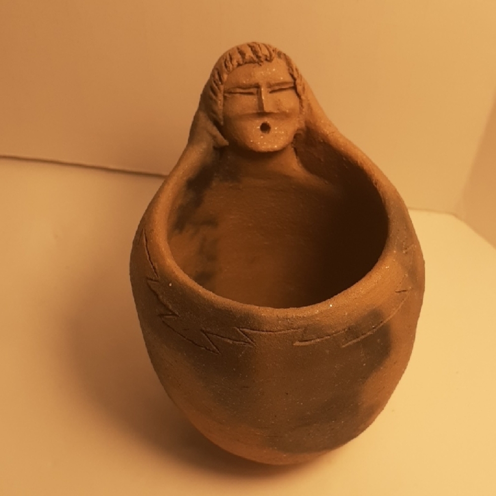 Taos Pueblo VTG Native American Micaceous clay Pottery